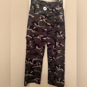 Lepunuo Brand Women’s Camo Cargo Pants Size Medium